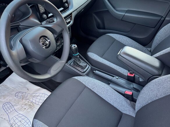 2022 Skoda Rapid II, красный, 1480000 рублей - вид 4