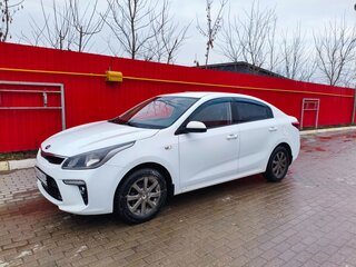 2019 Kia Rio IV, белый, 900000 рублей, вид 1