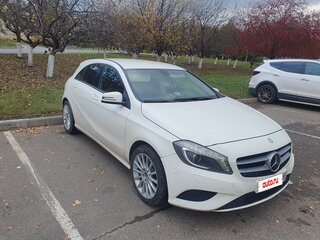2014 Mercedes-Benz A-Класс 180 III (W176), белый, 1249000 рублей, вид 4