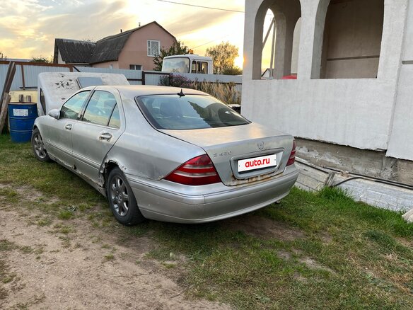 1999 Mercedes-Benz S-Класс 430 Long IV (W220), серебристый - вид 1