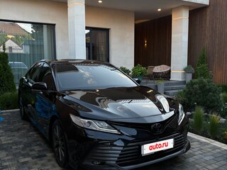 2020 Toyota Camry VIII (XV70), чёрный, 2050000 рублей, вид 2