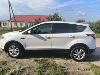 2017 Ford Escape III Рестайлинг, белый, 1900000 рублей, вид 5