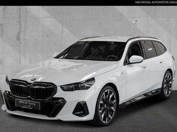 2025 BMW 5 серии 520d VIII (G60/G61/G68), серебристый, 9791700 рублей