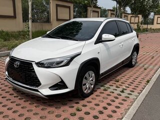 2022 Toyota Yaris L X XP150 Рестайлинг, белый, 900000 рублей, вид 1