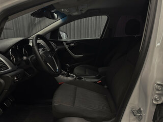 2012 Opel Astra J, белый, 550000 рублей, вид 5