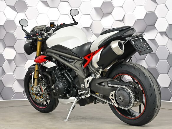 2016 Triumph Speed Triple, белый - вид 7