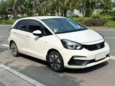2021 Honda Fit IV, белый, 1320000 рублей, вид 2