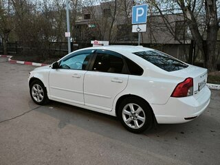 2011 Volvo S40 II Рестайлинг, белый, 650000 рублей, вид 4