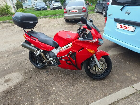 1999 Honda VFR 800, красный, 400000 рублей