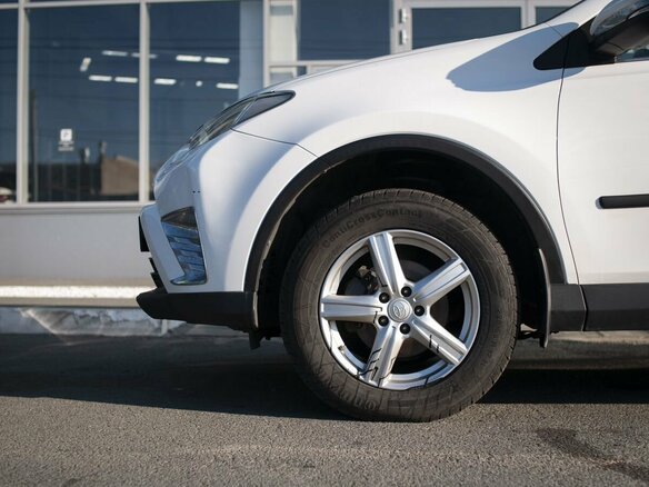 2017 Toyota RAV4 IV (XA40) Рестайлинг, белый - вид 8