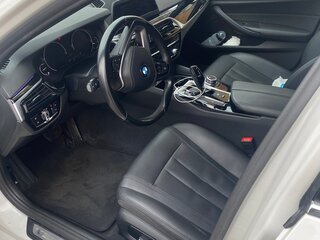 2017 BMW 5 серии 520d xDrive VII (G30/G31/G38), белый, 2750000 рублей, вид 4