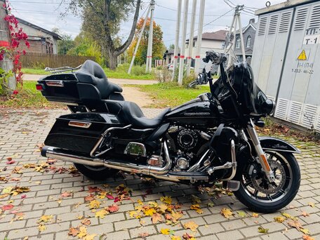 2017 Harley-Davidson Ultra Limited, чёрный, 1790000 рублей, вид 2