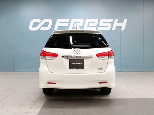 2010 Toyota Wish II, белый - вид 3