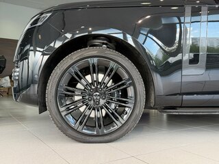 2026 Land Rover Range Rover P360 MHEV Long V, чёрный, 20400000 рублей, вид 4