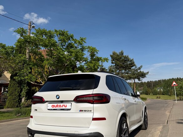 2020 BMW X5 M50d IV (G05/G18), белый, 6690000 рублей - вид 5