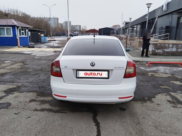 2012 Skoda Octavia II (A5) Рестайлинг, белый, 600000 рублей - вид 5
