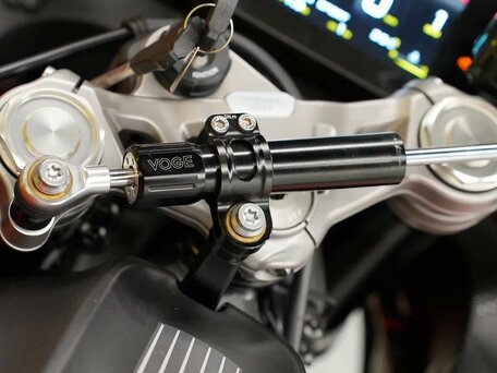 2026 Voge RR500S, красный, 687000 рублей, вид 4