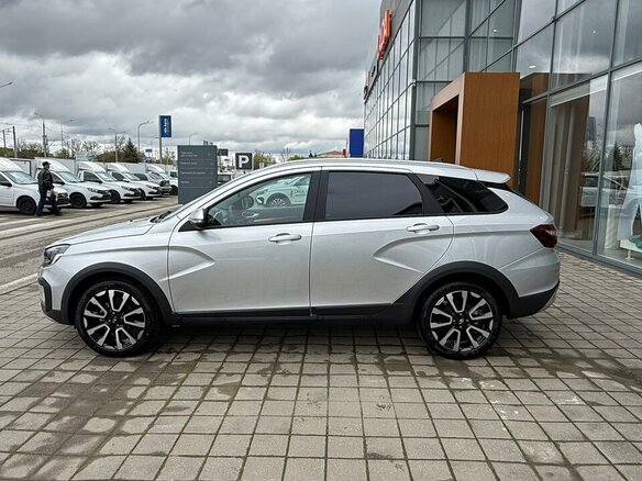 2026 Lada (ВАЗ) Vesta SW Cross I Рестайлинг (NG), серебристый, 2043000 рублей - вид 2