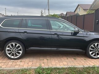 2019 Volkswagen Passat DSG7 B8, чёрный, 2050000 рублей, вид 3