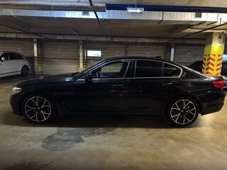2017 BMW 5 серии 520d VII (G30/G31/G38), чёрный, 2500000 рублей, вид 2