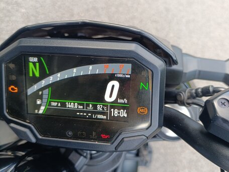 2021 Kawasaki Z 650, чёрный, 770000 рублей, вид 2