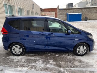 2018 Honda Freed II, синий, 1750000 рублей, вид 3