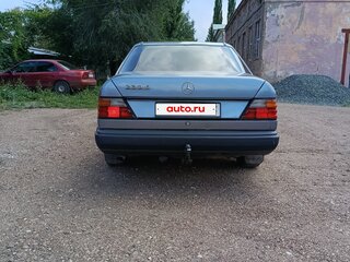 1988 Mercedes-Benz W124 230, синий, 250000 рублей, вид 3