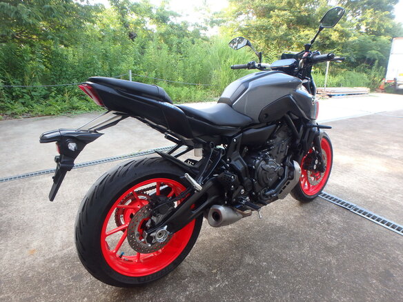 2021 Yamaha MT-07 (FZ-07), серебристый, 890000 рублей - вид 5