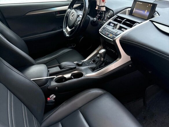 2017 Lexus NX 200 I, белый, 2700000 рублей - вид 4