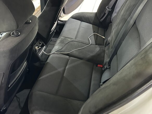 2009 BMW 3 серии 330i V (E90/E91/E92/E93) Рестайлинг, белый, 1400000 рублей - вид 8