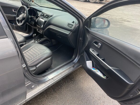 2012 Kia Rio 4-speed III, серый, 700000 рублей - вид 9