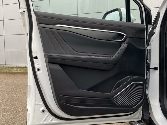 2025 Geely Okavango I Рестайлинг, белый - вид 13