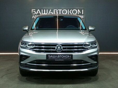 2021 Volkswagen Tiguan II Рестайлинг, серебристый, 2615000 рублей, вид 3