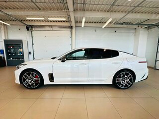 2017 Kia Stinger I, белый, 2929000 рублей, вид 3
