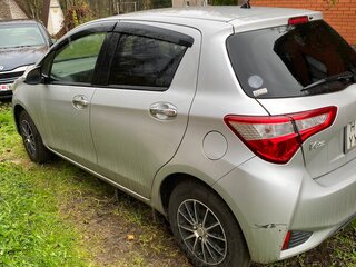 2018 Toyota Vitz III (XP130) Рестайлинг 2, серый, 1175000 рублей, вид 3