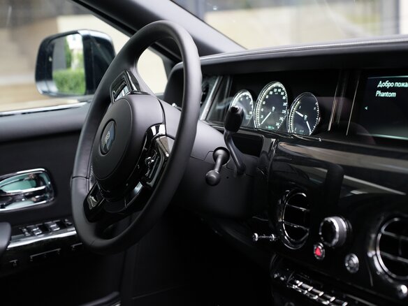2021 Rolls-Royce Phantom VIII (Series I), чёрный, 49000000 рублей - вид 12
