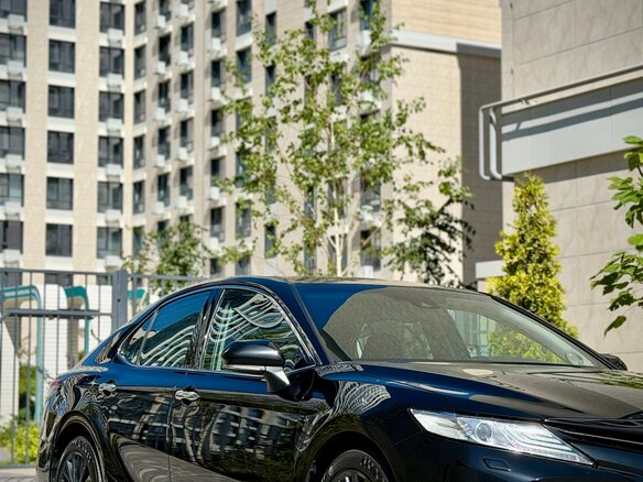 2019 Toyota Camry VIII (XV70), чёрный - вид 12