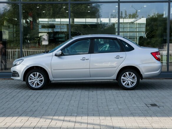 2026 Lada (ВАЗ) Granta I Рестайлинг, серебристый, 1208000 рублей - вид 6