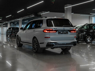 2023 BMW X7 40d I (G07) Рестайлинг, серый, 12400000 рублей, вид 5