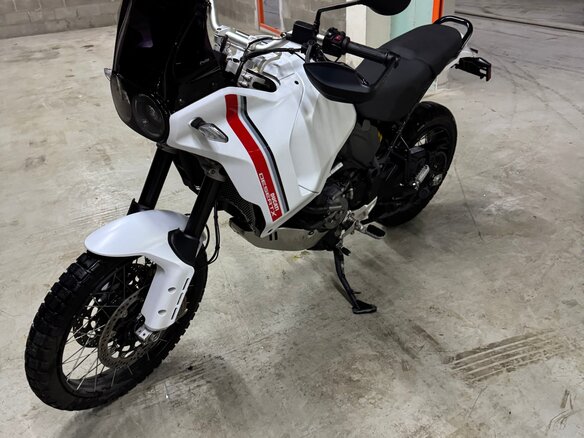 2025 Ducati DesertX, белый, 1250000 рублей - вид 5