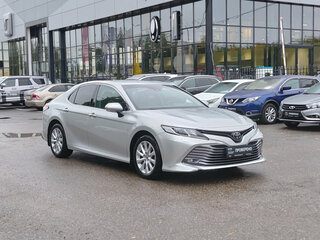 2019 Toyota Camry VIII (XV70), серебристый, 2388000 рублей, вид 3