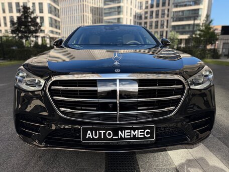 2026 Mercedes-Benz S-Класс 580 Long 4MATIC VII (W223), чёрный, 26500000 рублей, вид 3