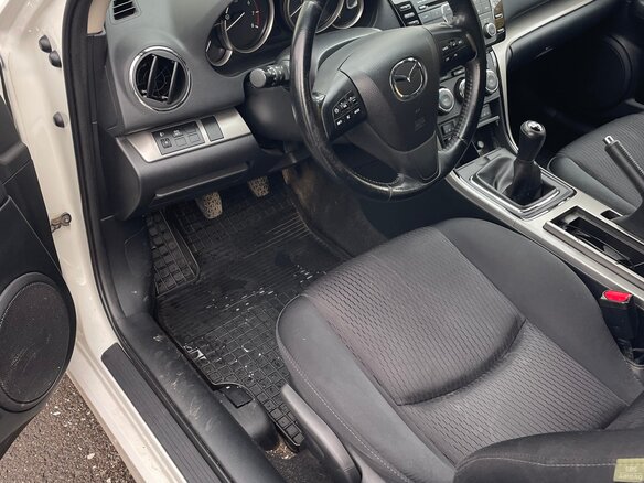 2011 Mazda 6 II (GH) Рестайлинг, белый, 850000 рублей - вид 6
