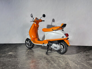 2025 Vespa VXL 125, оранжевый, 420000 рублей, вид 2