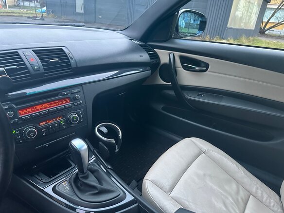 2012 BMW 1 серии 120i I (E82/E88) Рестайлинг 2, белый, 1250000 рублей - вид 8