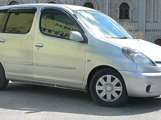 2001 Toyota FunCargo, серый, 365000 рублей, вид 4