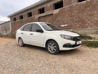 2018 Lada (ВАЗ) Granta I Рестайлинг, белый, 450000 рублей, вид 1