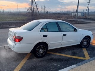 2005 Nissan Almera II (N16) Рестайлинг, белый, 320000 рублей, вид 4