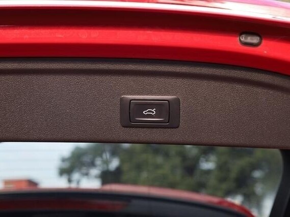 2021 Audi A3 Sportback 35 TFSI IV (8Y), красный, 1775000 рублей - вид 20