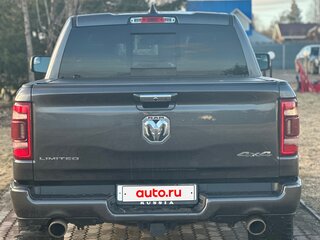2019 Ram 1500 Quad Cab V, серый, 7200000 рублей, вид 4